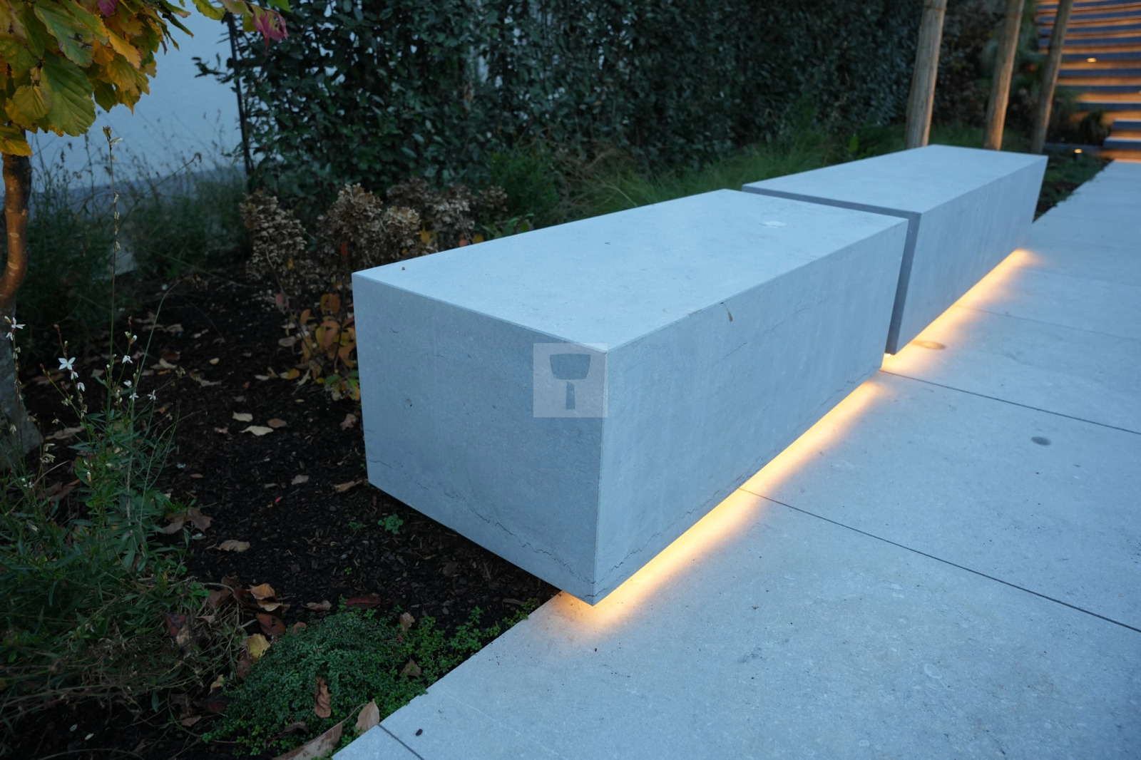 Aménager une terrasse en pierre bleue : le mobilier extérieur.