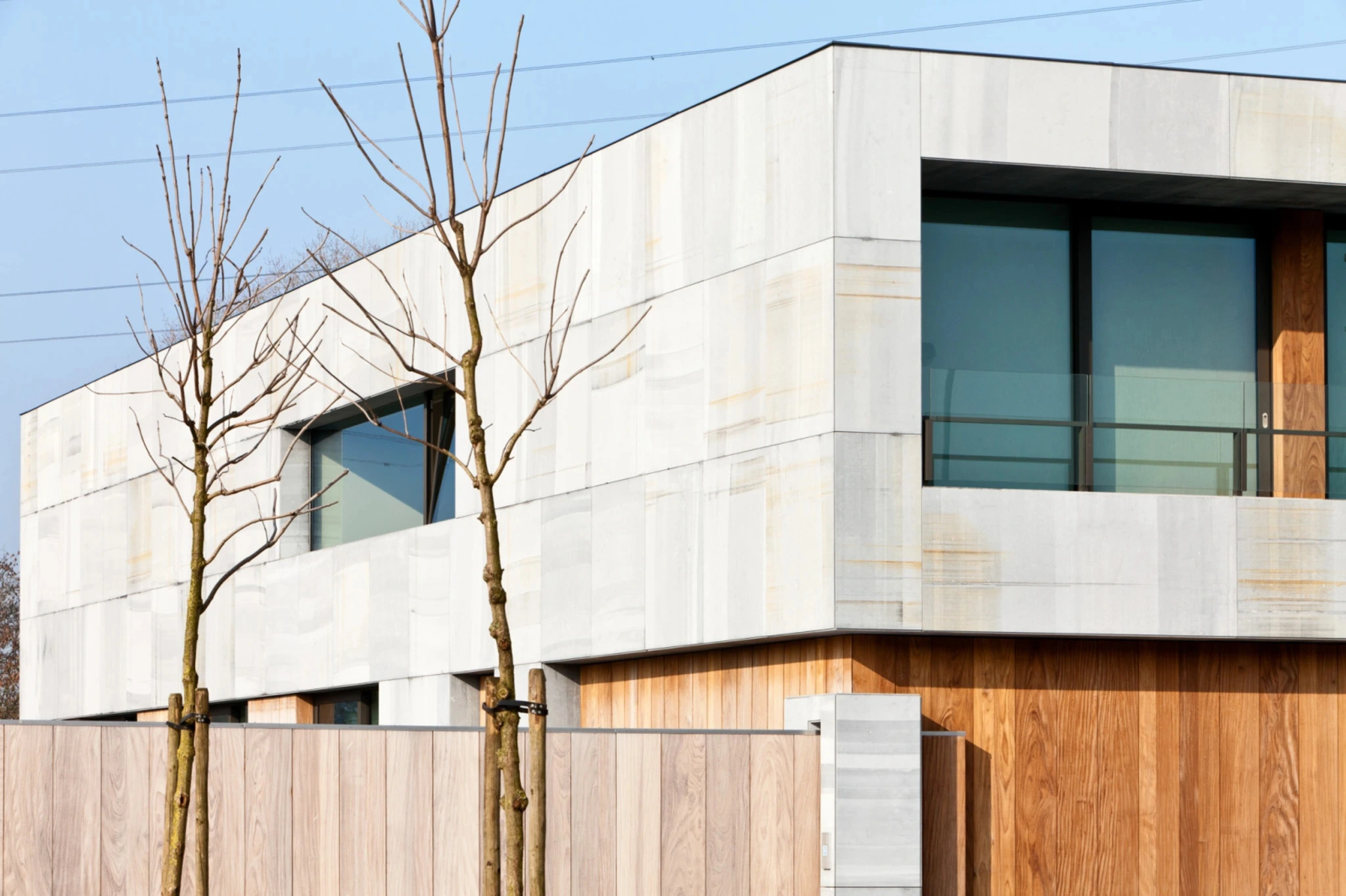 Natural stone facade: reveal the beauty of architecture with Hainaut bluestone