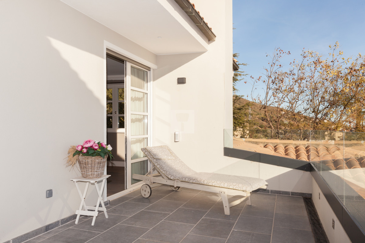 Rénovez votre balcon ou votre terrasse avec de la pierre bleue !